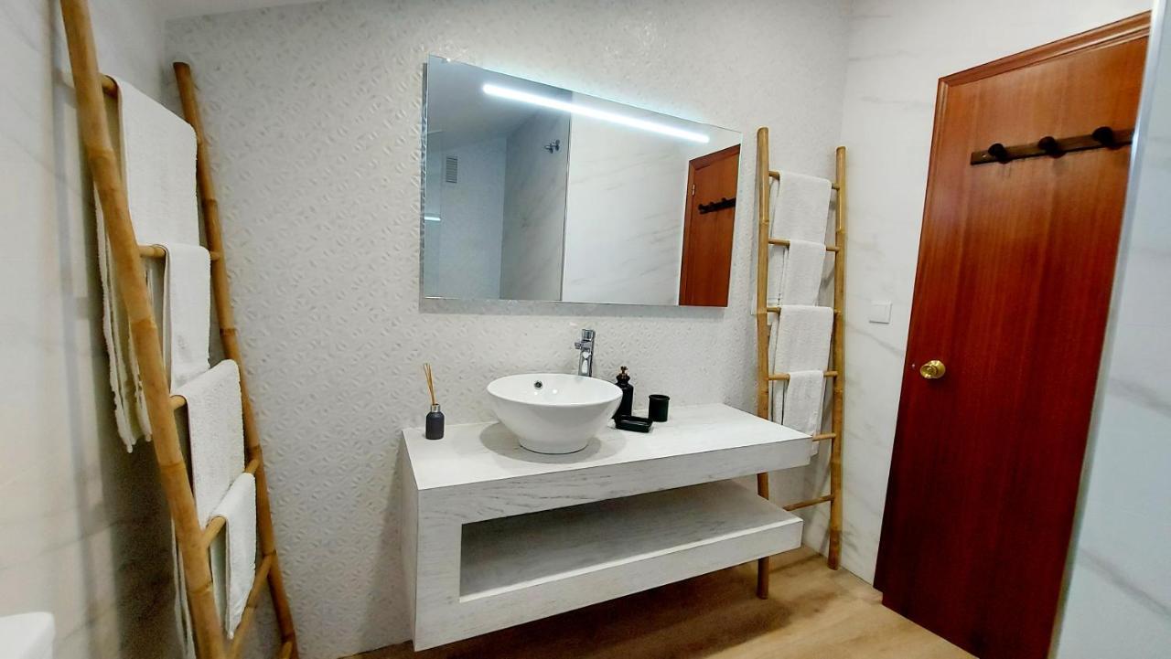 Sunny Duplex In Front Of Campello Beach El Campello Bagian luar foto